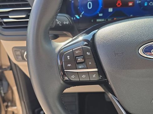 Used 2021 Ford Escape Titanium FWD image 33