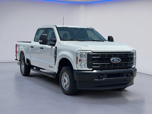 Used 2025 Ford F250 XL AWD/4WD image 5