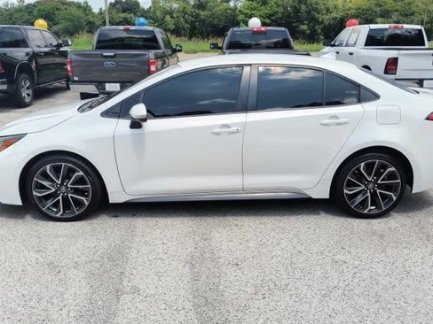 Used 2020 Toyota Corolla SE FWD image 2
