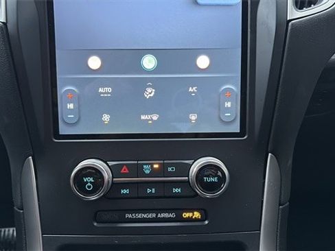 Certified 2024 Ford Edge SE w/ Black Appearance Package image 21