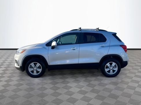 Used 2022 Chevrolet Trax LT w/ Driver Confidence Package image 4