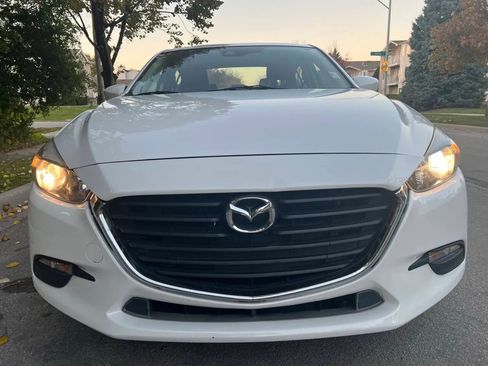 Used 2018 MAZDA MAZDA3 Touring image 2