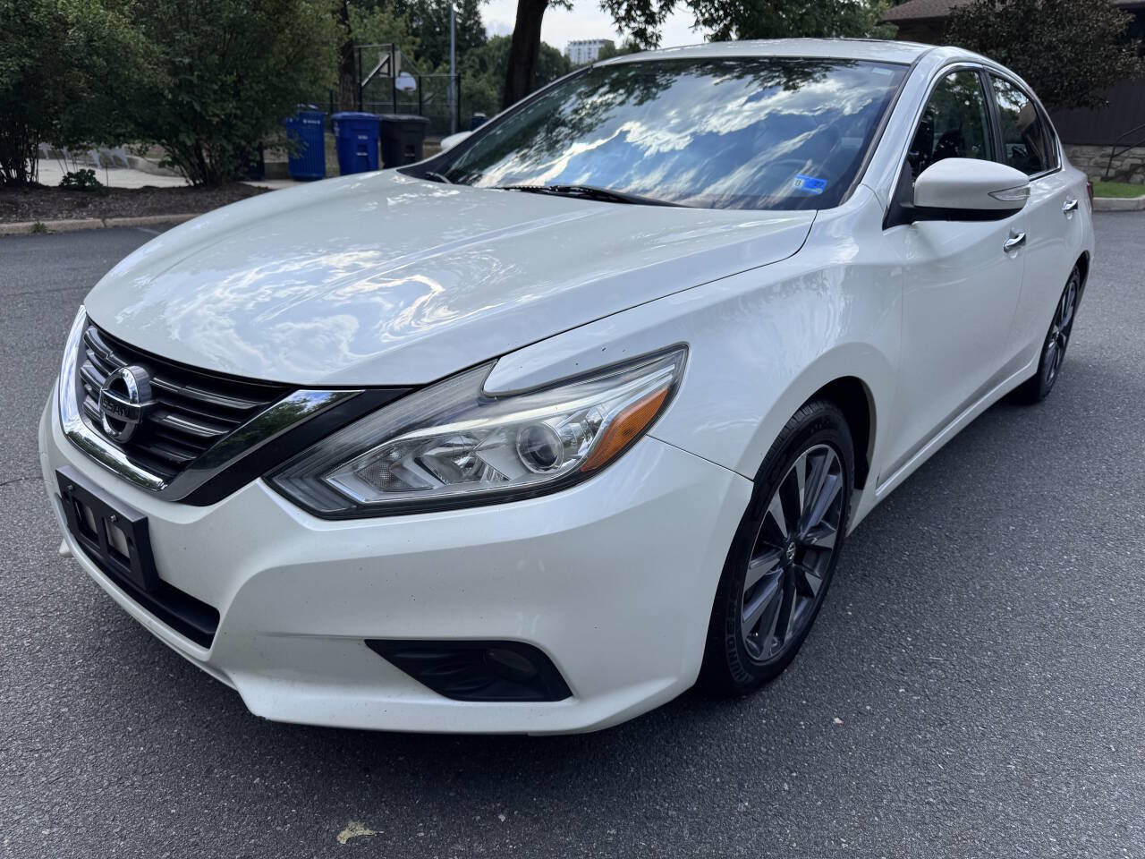 Used 2016 Nissan Altima 2.5 SV w/ Convenience Package FWD image 1