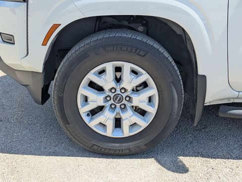 Used 2022 Nissan Frontier SV w/ Technology Package RWD image 30