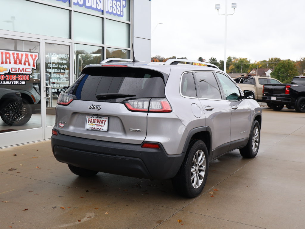 Used 2020 Jeep Cherokee Latitude Plus w/ Cold Weather Group AWD/4WD image 3