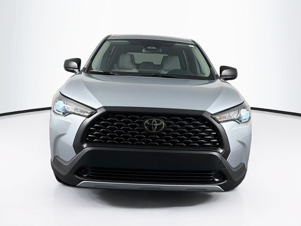 Used 2023 Toyota Corolla Cross L FWD image 2
