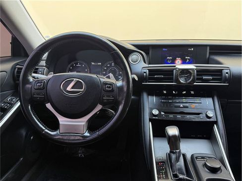 Used 2017 Lexus IS 200t RWD image 18