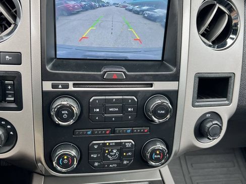 Used 2017 Ford Expedition Limited w/ Equipment Group 301A AWD/4WD image 17