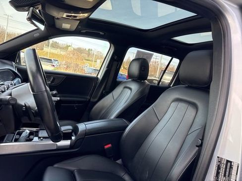 Used 2021 Mercedes-Benz GLB 250 4MATIC image 27