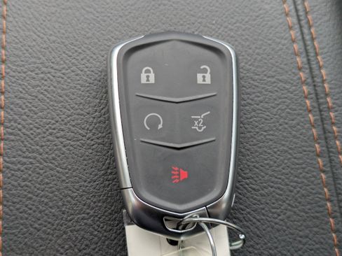 Used 2023 Cadillac XT4 Sport w/ LPO, Onyx Lite Package FWD image 29