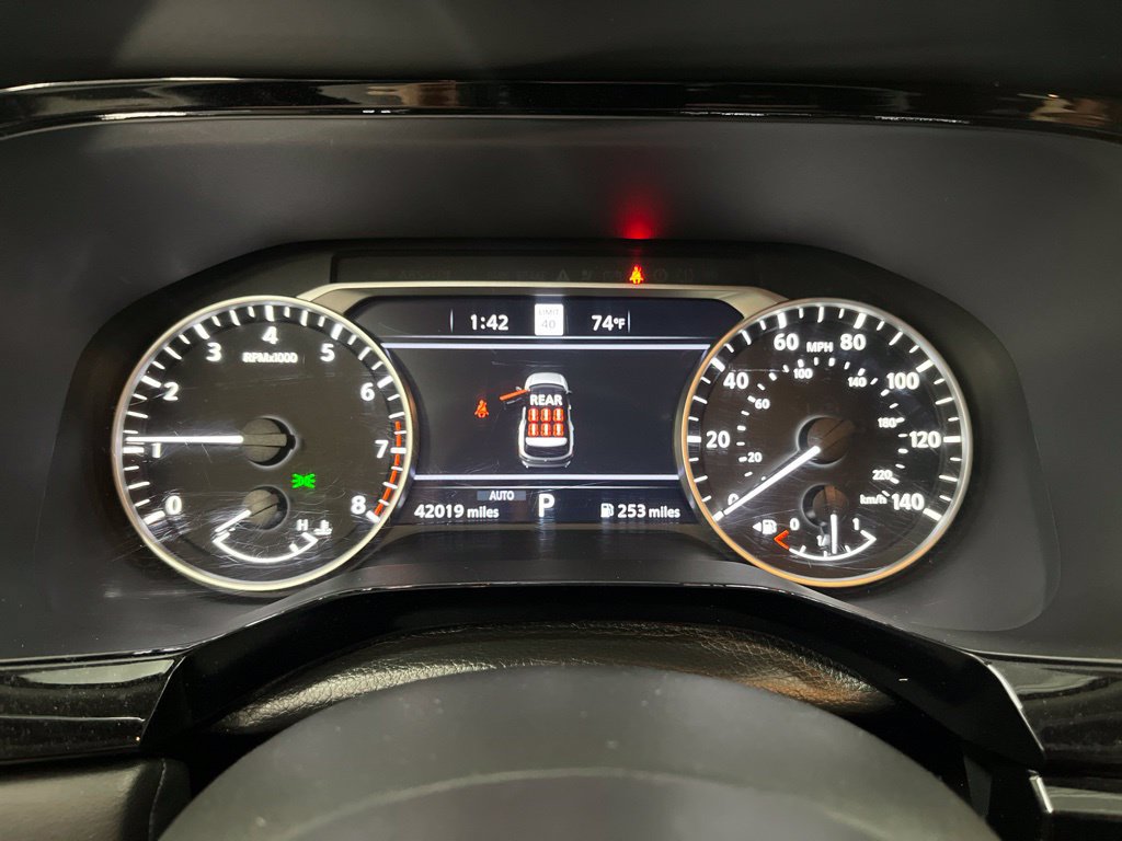 Used 2025 Nissan Pathfinder SL AWD/4WD image 24