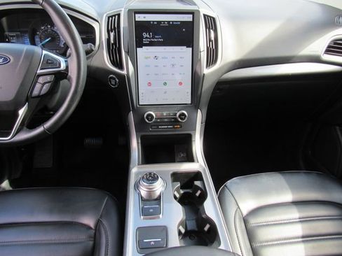 Used 2024 Ford Edge SEL image 28