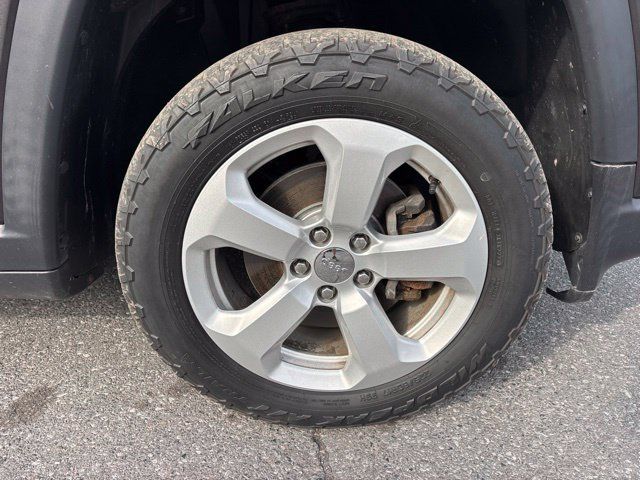 Used 2018 Jeep Compass Latitude w/ Popular Equipment Group AWD/4WD image 25