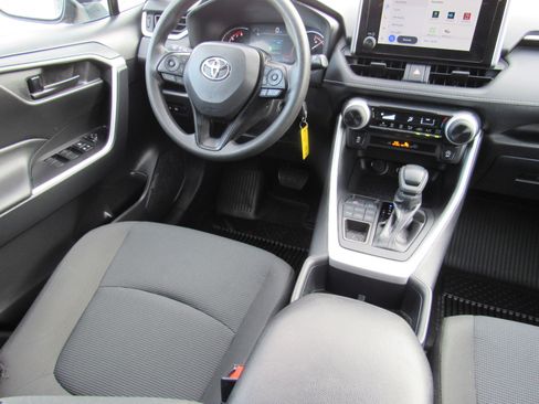 Used 2025 Toyota RAV4 LE AWD/4WD image 20