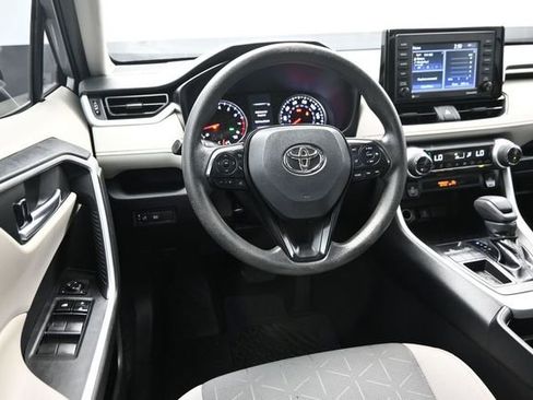 Used 2021 Toyota RAV4 XLE FWD image 18