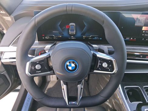 New 2026 BMW 750e xDrive w/ Executive Package image 14