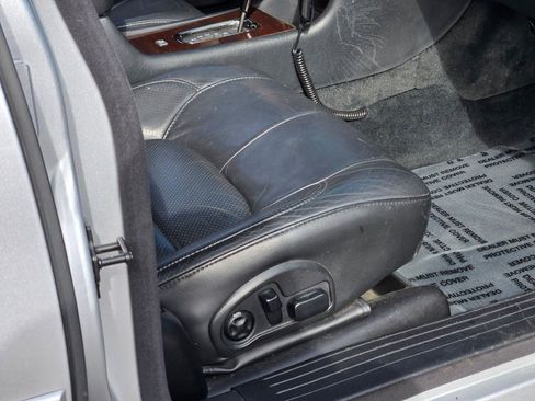 Used 2000 Cadillac De Ville DTS w/ Safety/Security Pkg image 6