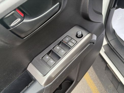 Used 2021 Toyota Tacoma SR5 image 16