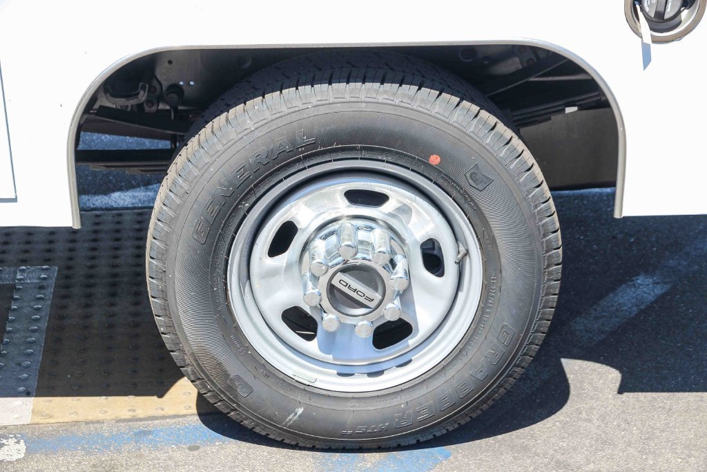 New 2025 Ford F350 XL w/ XL Chrome Package RWD image 12