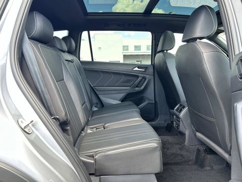 Certified 2023 Volkswagen Tiguan SE R-Line AWD/4WD image 19