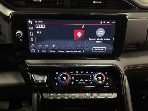 Used 2022 GMC Sierra 1500 AT4 w/ AT4 Premium Package image 25