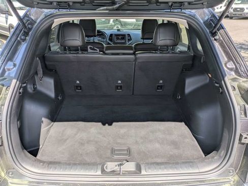 Used 2019 Jeep Cherokee Latitude Plus image 7