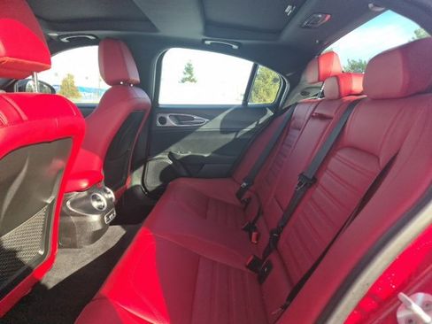 Used 2024 Alfa Romeo Giulia Veloce image 27