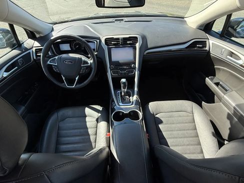 Used 2016 Ford Fusion SE w/ Equipment Group 202A image 25