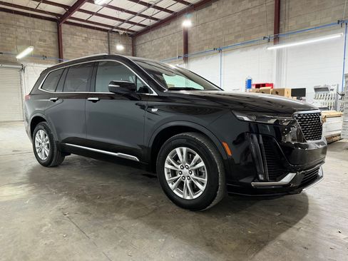 Used 2023 Cadillac XT6 Luxury FWD image 7