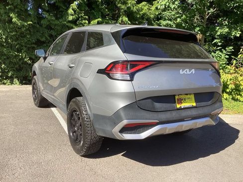 Used 2023 Kia Sportage LX AWD/4WD image 9