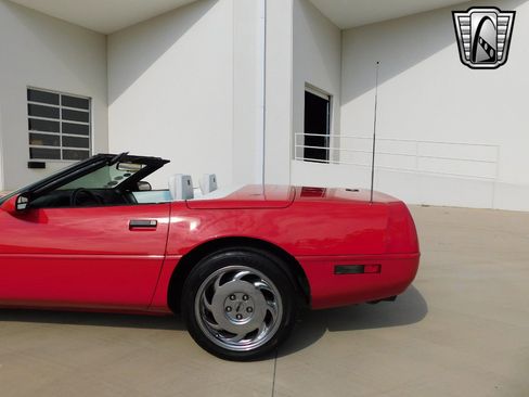 Used 1992 Chevrolet Corvette Convertible image 7