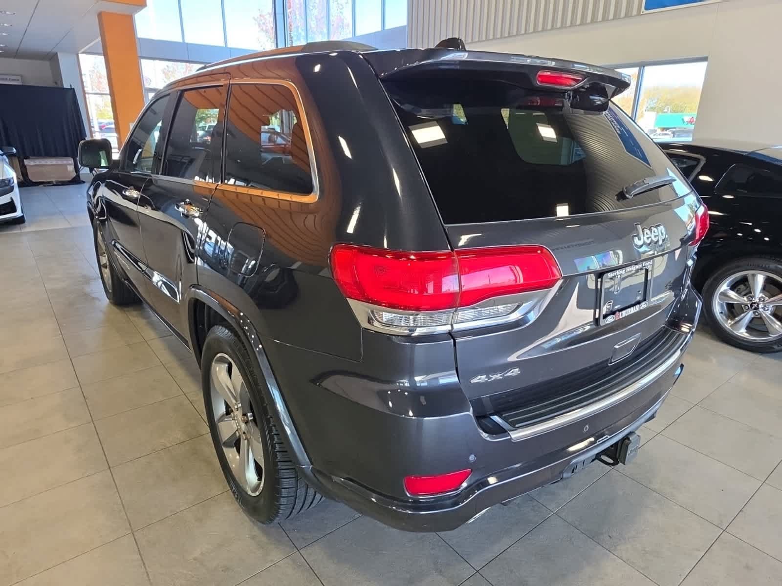 Used 2015 Jeep Grand Cherokee Overland w/ Advanced Technology Group AWD/4WD image 9