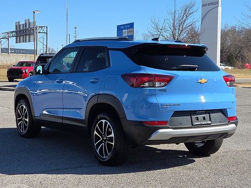 Used 2024 Chevrolet TrailBlazer LT w/ Driver Confidence Package image 4