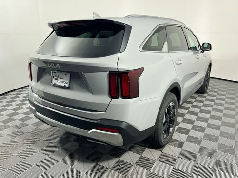 New 2026 Kia Sorento S FWD image 3
