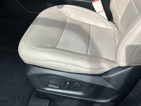 Used 2022 Ford Explorer Limited w/ Limited Technology Package image 22