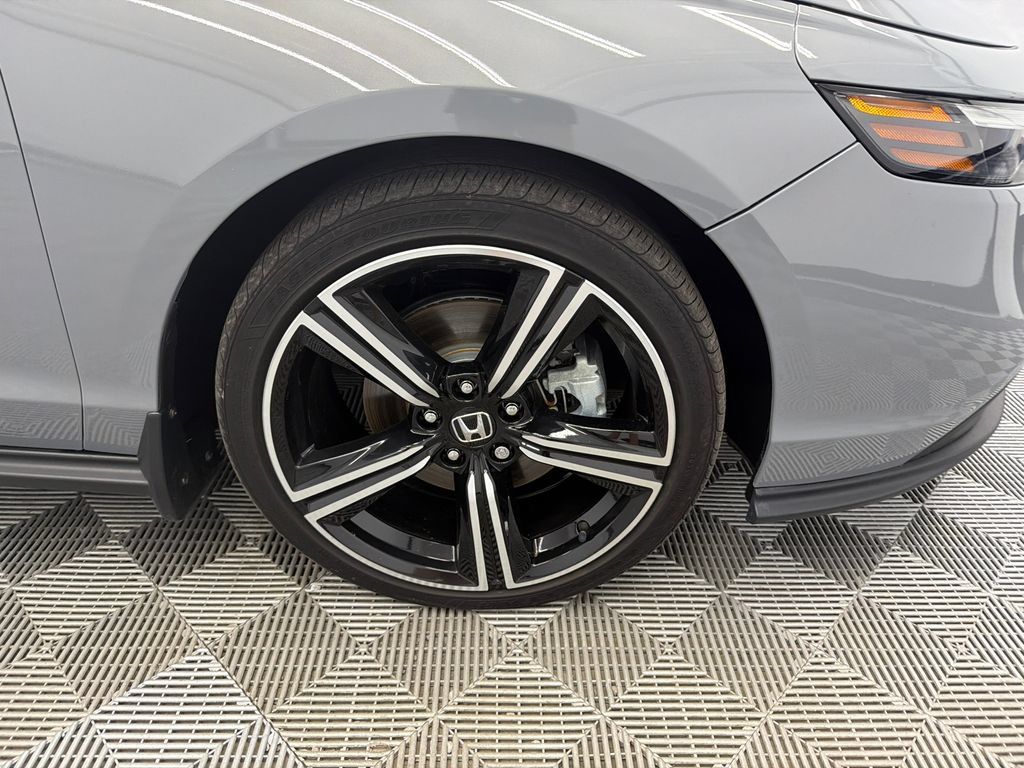 Used 2025 Honda Accord Sport image 13