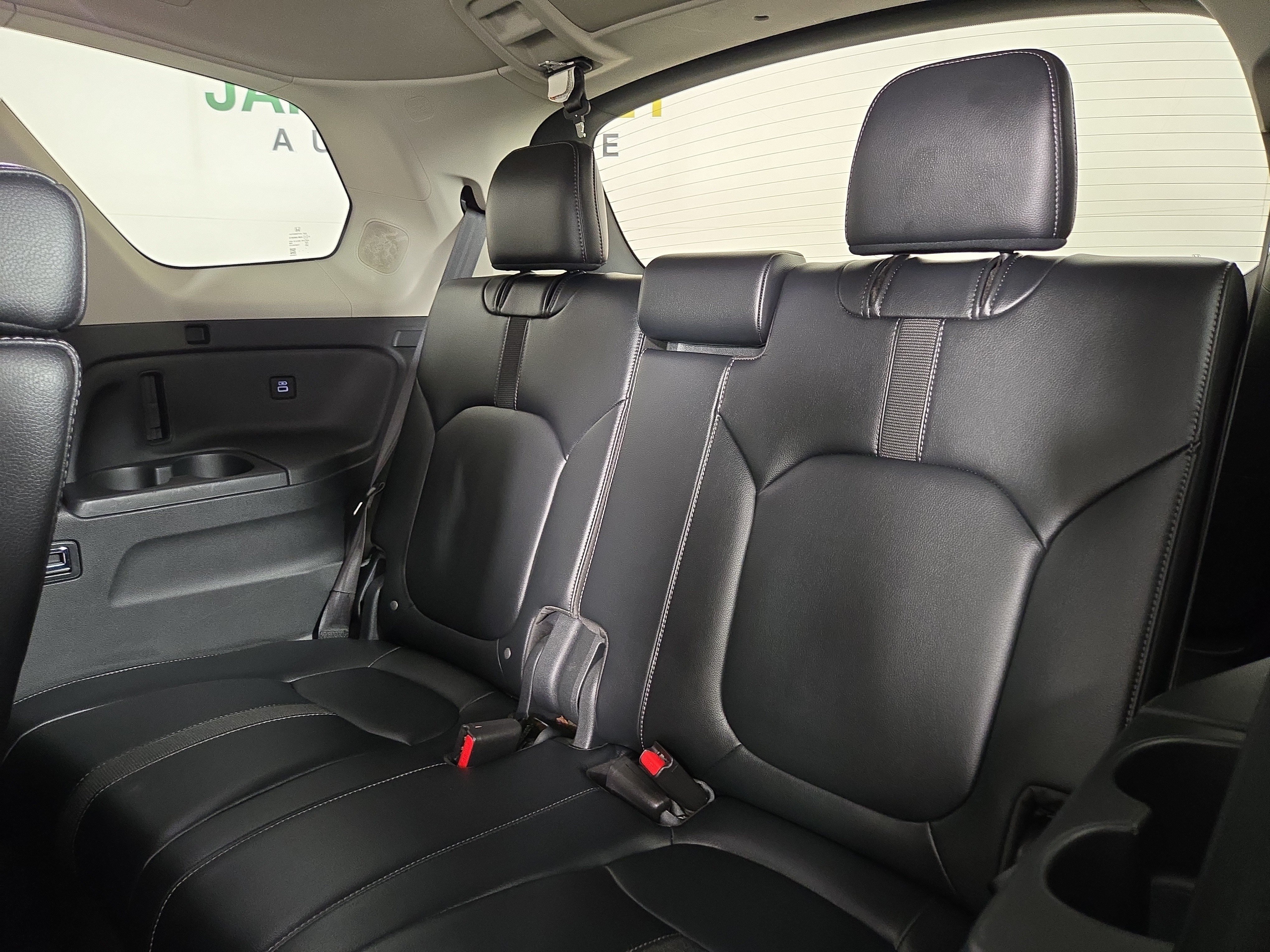 Used 2023 Honda Pilot Touring image 13