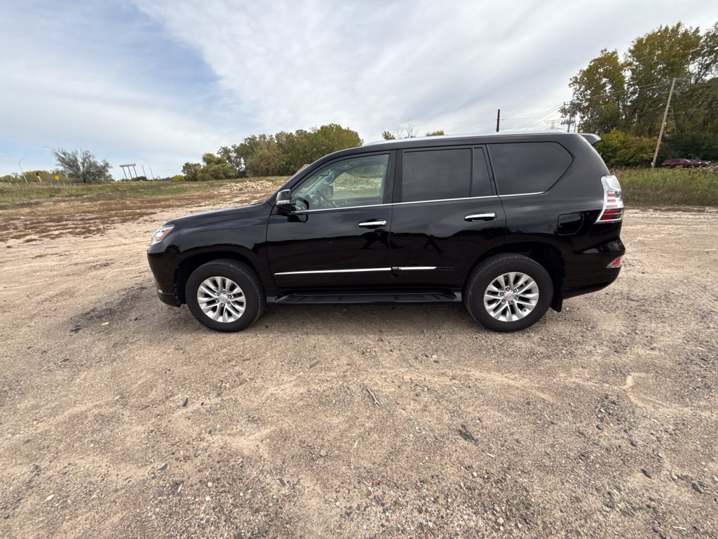Used 2016 Lexus GX 460 w/ Premium Package AWD/4WD image 16