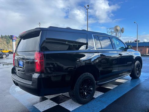 Used 2019 Chevrolet Suburban LT AWD/4WD image 5