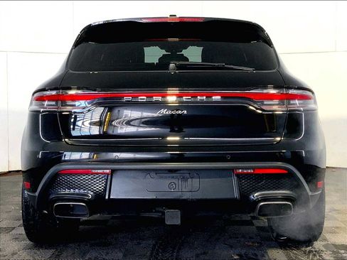 Certified 2023 Porsche Macan image 6