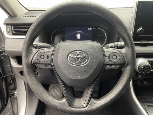 Used 2024 Toyota RAV4 XLE FWD image 21