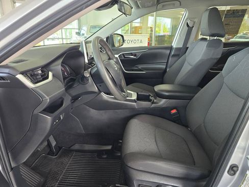 Used 2024 Toyota RAV4 XLE AWD/4WD image 18