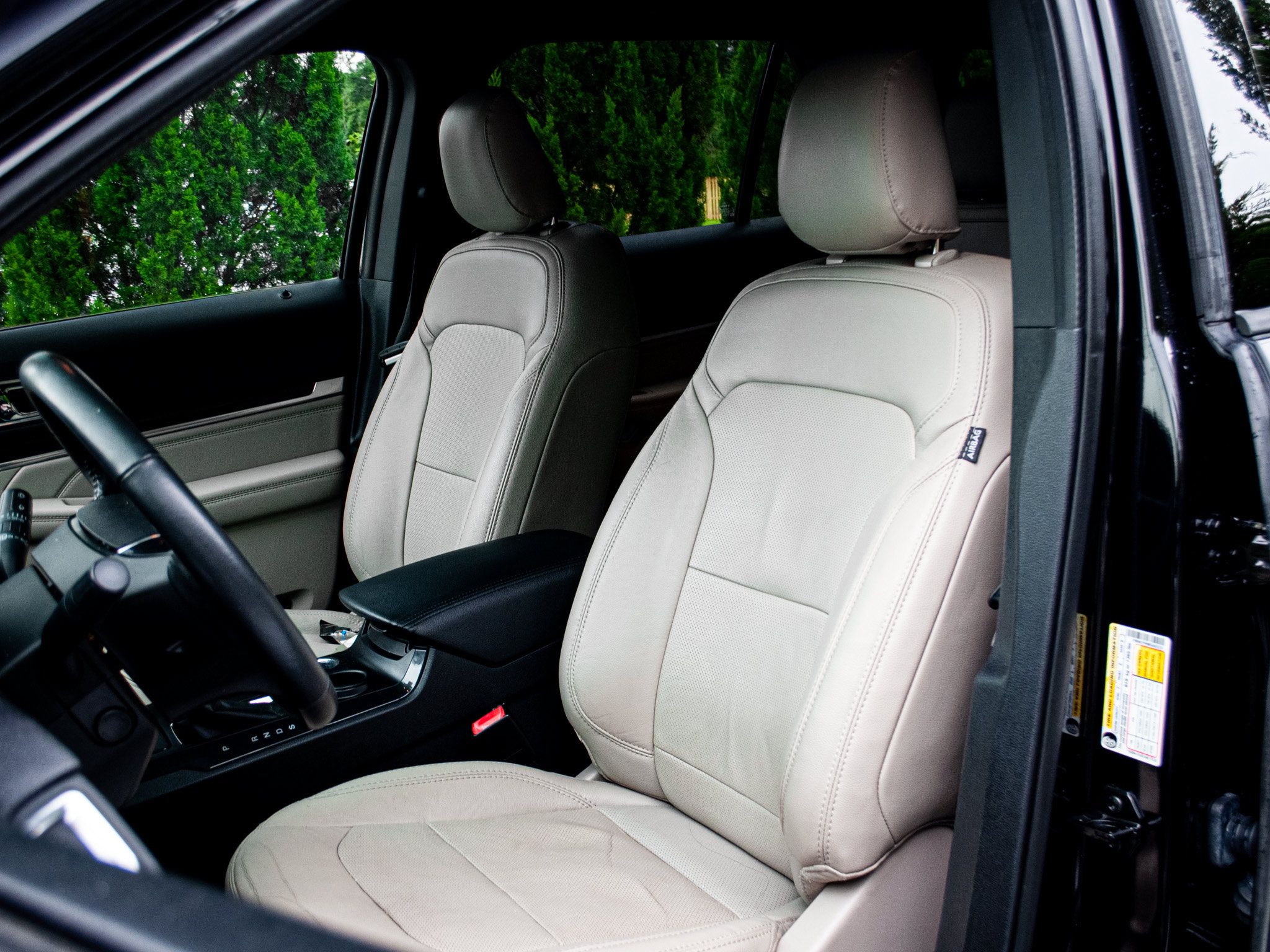 Used 2019 Ford Explorer Limited w/ Ford Safe & Smart Package FWD image 7