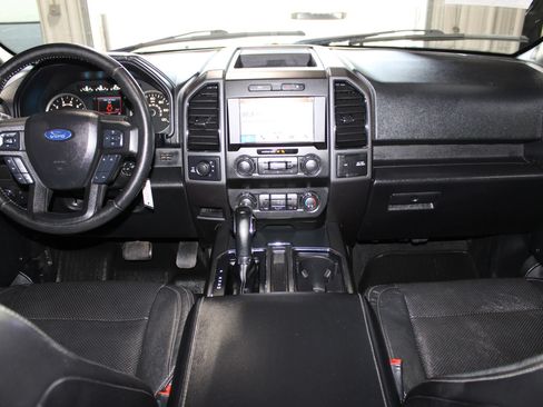 Used 2019 Ford F150 XLT w/ Equipment Group 302A Luxury AWD/4WD image 15