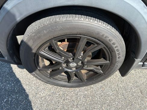 Used 2020 Nissan Kicks SR w/ SR Premium Package FWD image 11