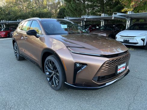 New 2025 Toyota Crown Signia image 3