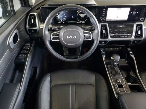 Used 2023 Kia Sorento SX image 12
