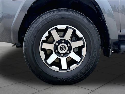 Used 2017 Toyota 4Runner TRD Off-Road Premium AWD/4WD image 11