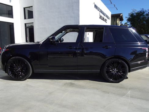 Used 2020 Land Rover Range Rover HSE image 3