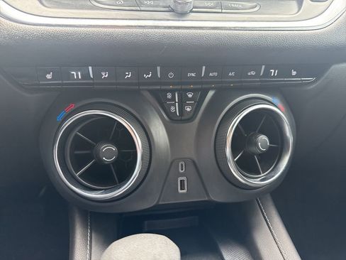 Used 2024 Chevrolet Blazer LT w/ Convenience Package FWD image 17